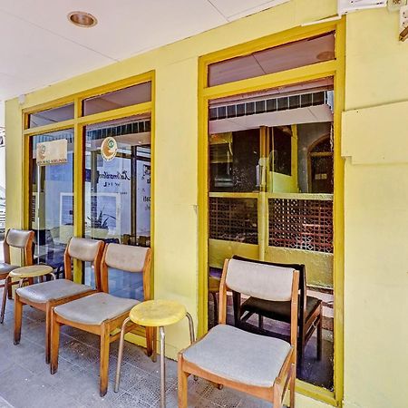 OYO Flagship 90717 Hotel Kalimantan Surabaya Bagian luar foto