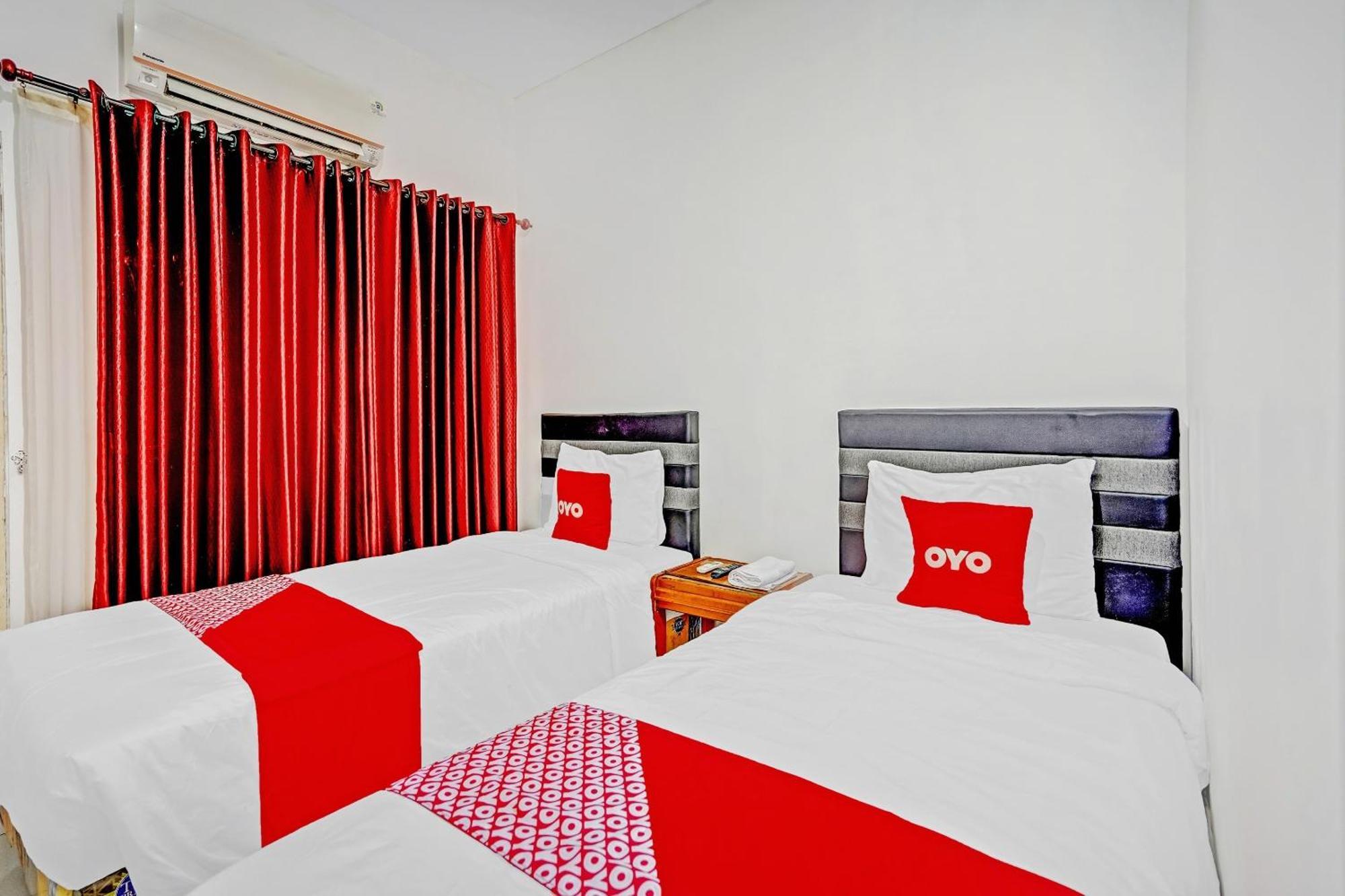 OYO Flagship 90717 Hotel Kalimantan Surabaya Bagian luar foto