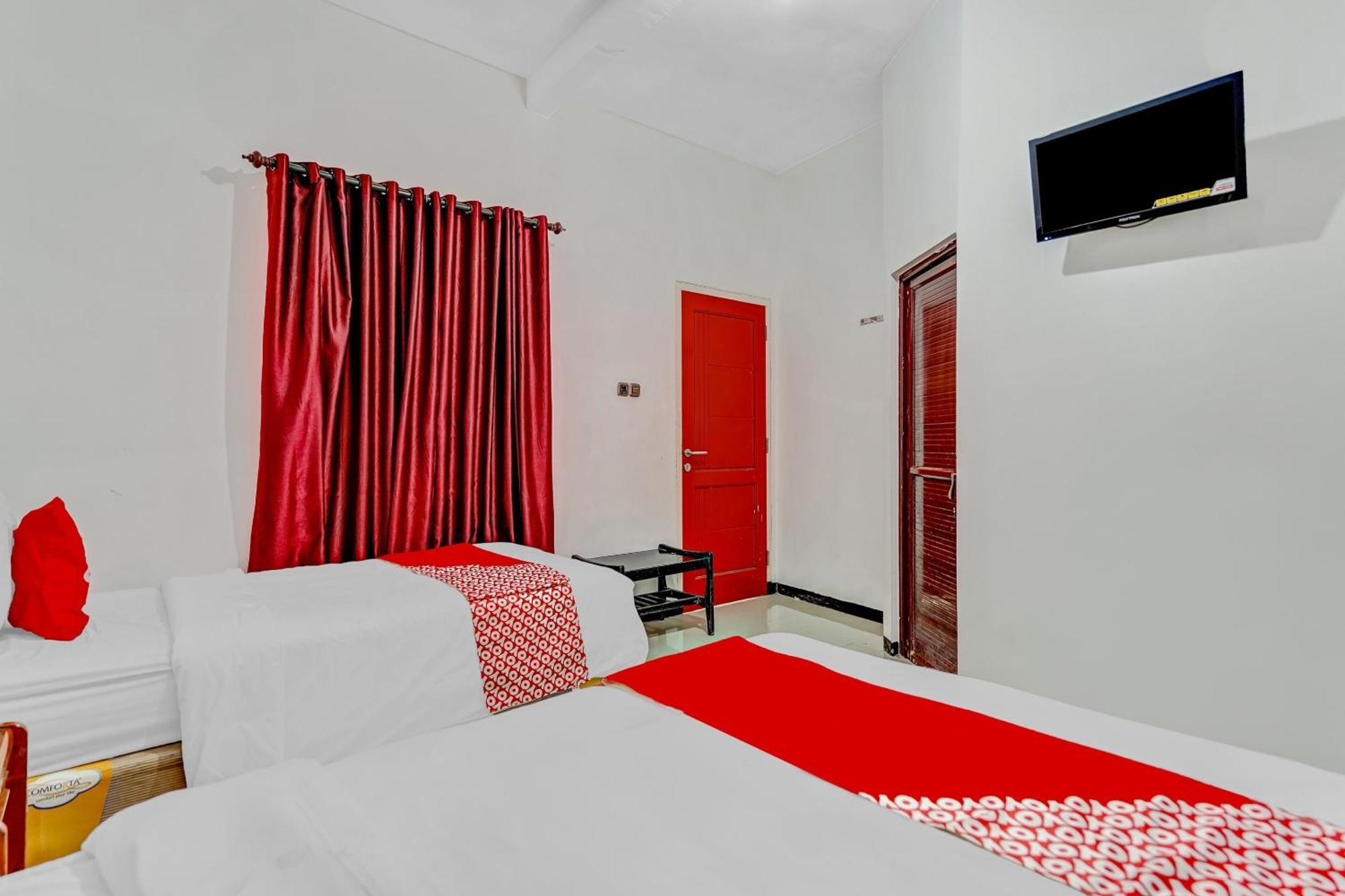 OYO Flagship 90717 Hotel Kalimantan Surabaya Bagian luar foto